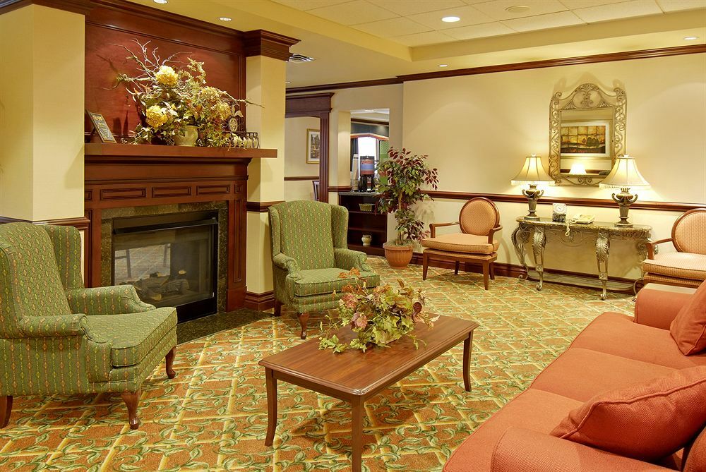 Hotel Hampton By Hilton Ottawa