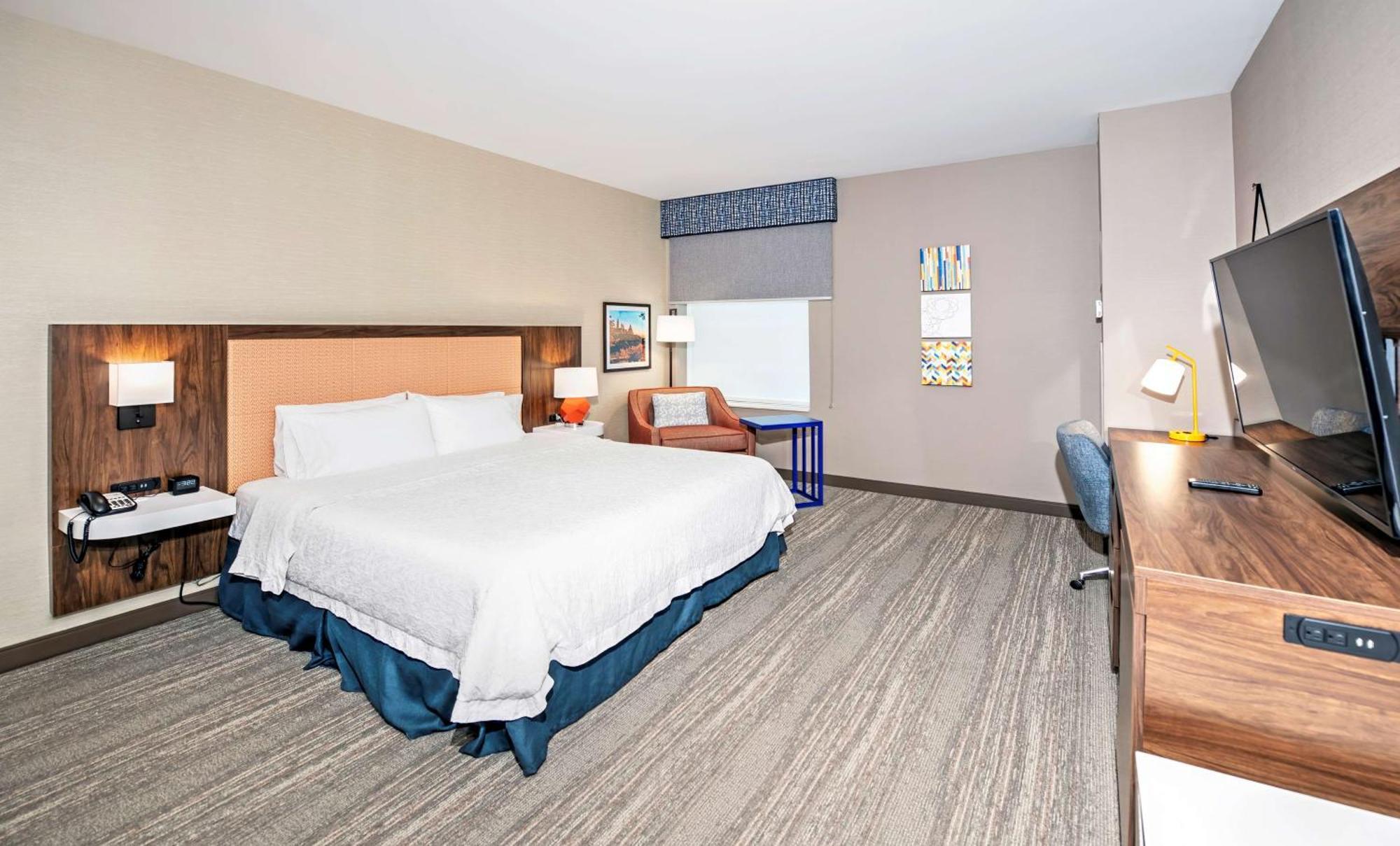 Hotel Hampton By Hilton 3*