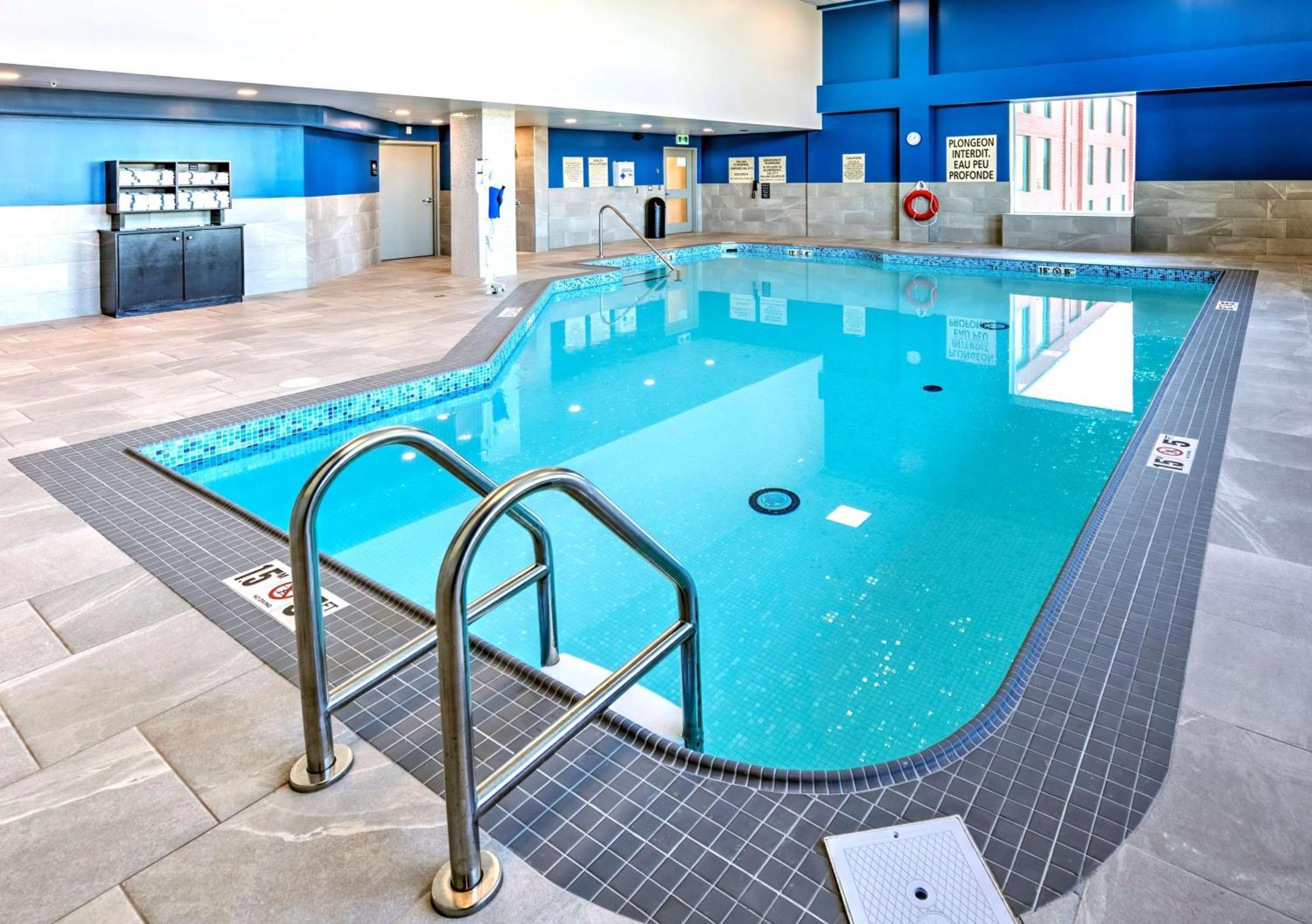 Hotel Hampton By Hilton Ottawa